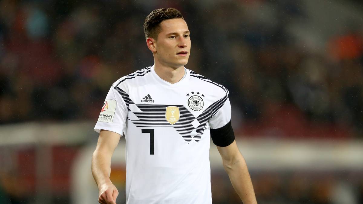 MITTELFELD - JULIAN DRAXLER (Paris Saint-Germain)