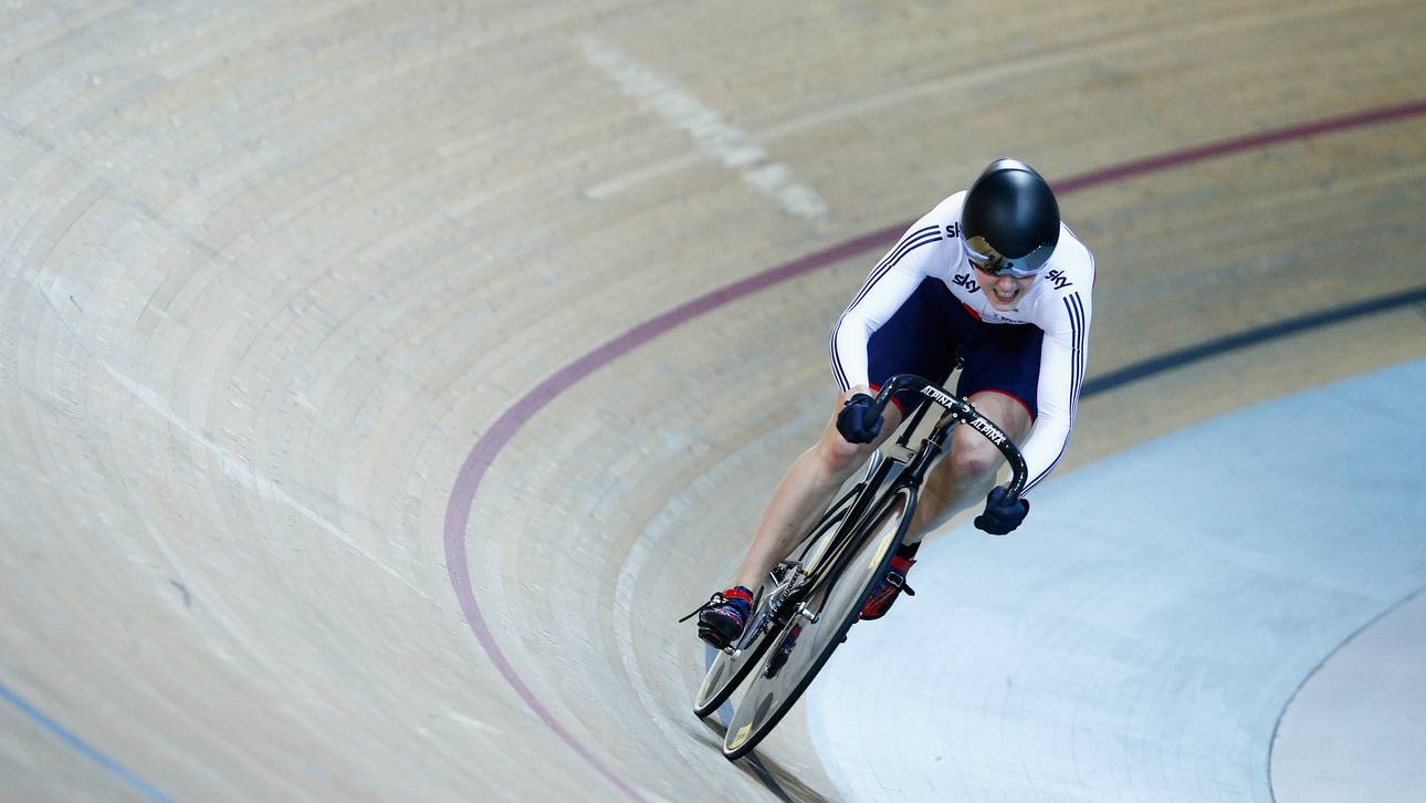 Schwerer Sturz führt zu Rennabbruch