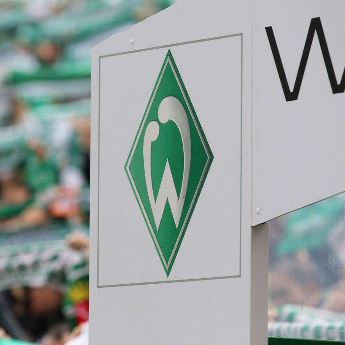 Bundesliga-Aufsteiger Werder Bremen hat sich vorbehaltlich des Medizinchecks die Dienste des englischen Linksverteidigers Lee Buchanan gesichert.