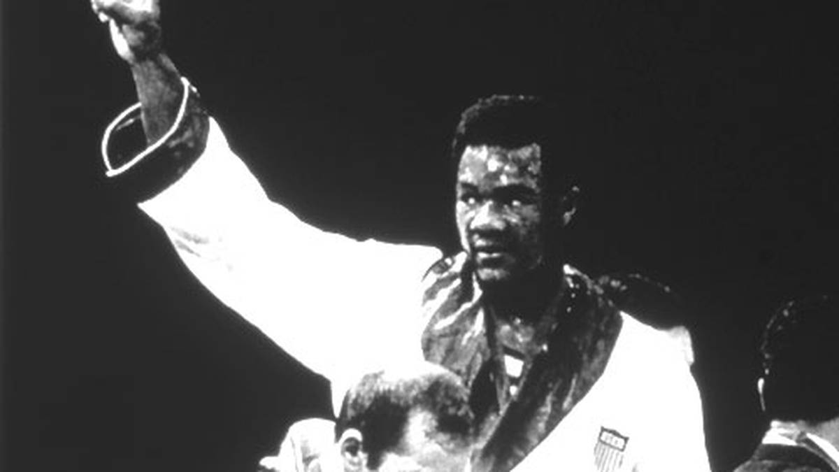 PLATZ 5 - GEORGE FOREMAN: "Big George" nahm Frazier 1973 den Titel ab - und galt damit für eine Weile als Bester unter den Besten in der vielleicht am stärksten besetzen Schwergewichts-Ära aller Zeiten