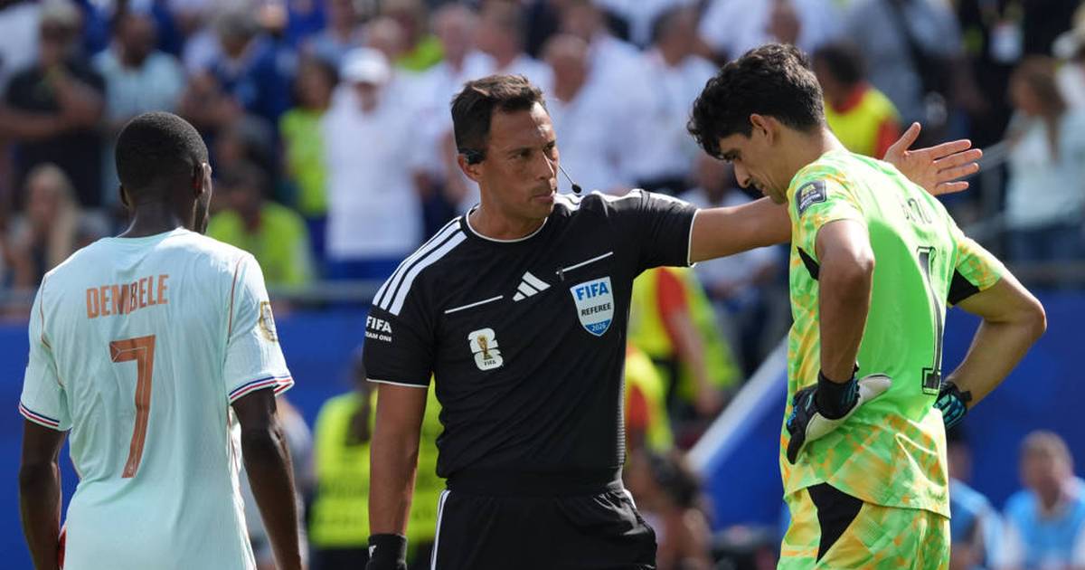 Sharp criticism of the referee in the World Cup quarter-final: | 