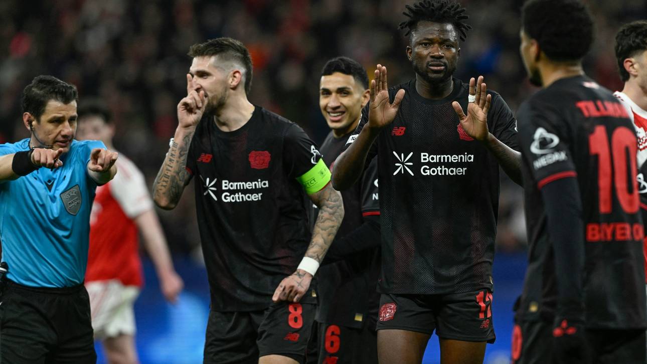 Bayer hadert mit spätem Elfmeterpfiff