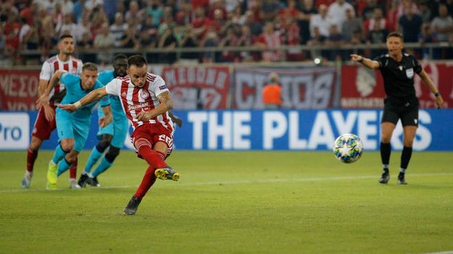 Mathieu Valbuena com a camisa do Olympiakos