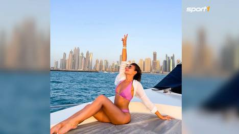 Das Model Charlotte Russell unterstütz ihren Verlobten Kieffer Moore und die walisische Nationalmannschaft bei der WM in Katar 