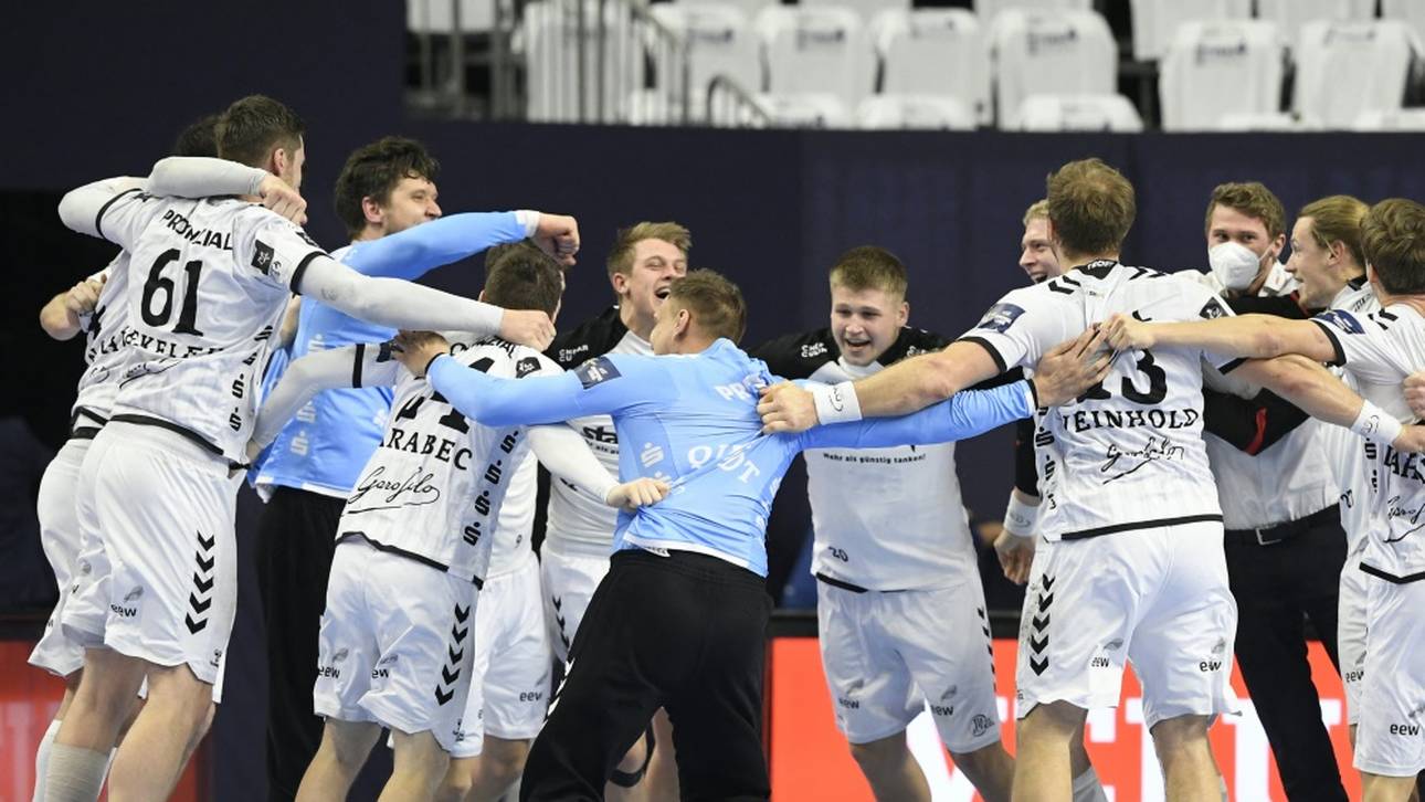 Kiel gewinnt Hinspiel gegen PSG – Sorgen um Wiencek