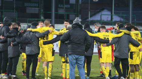 Die U23 von Borussia Dortmund steigt auf in die 3. Liga, der Rechtsstreit mit dem SV Bergisch Gladbach ist vom Tisch