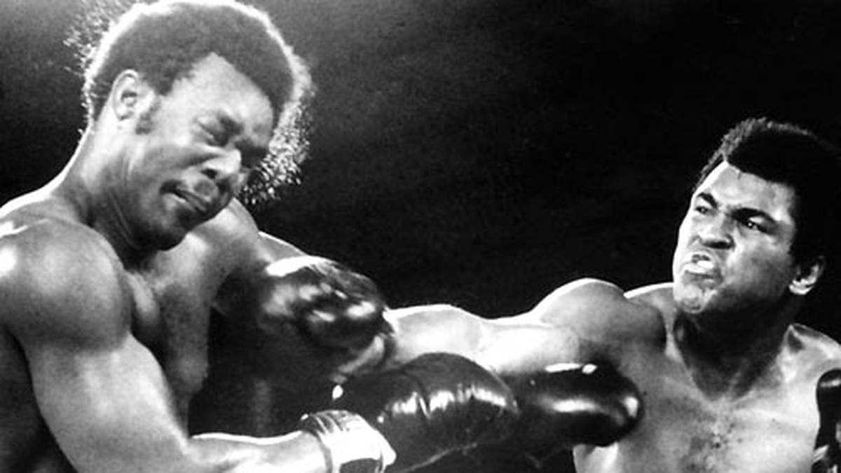 1975 fand er dann aber im berühmten "Rumble in the Jungle" in Zaire seinen Meister in Muhammad Ali. Anders als anderen Rivalen wie Frazier und Ken Norton gewährte Ali Foreman nie ein Rückmatch - womöglich wusste er, warum