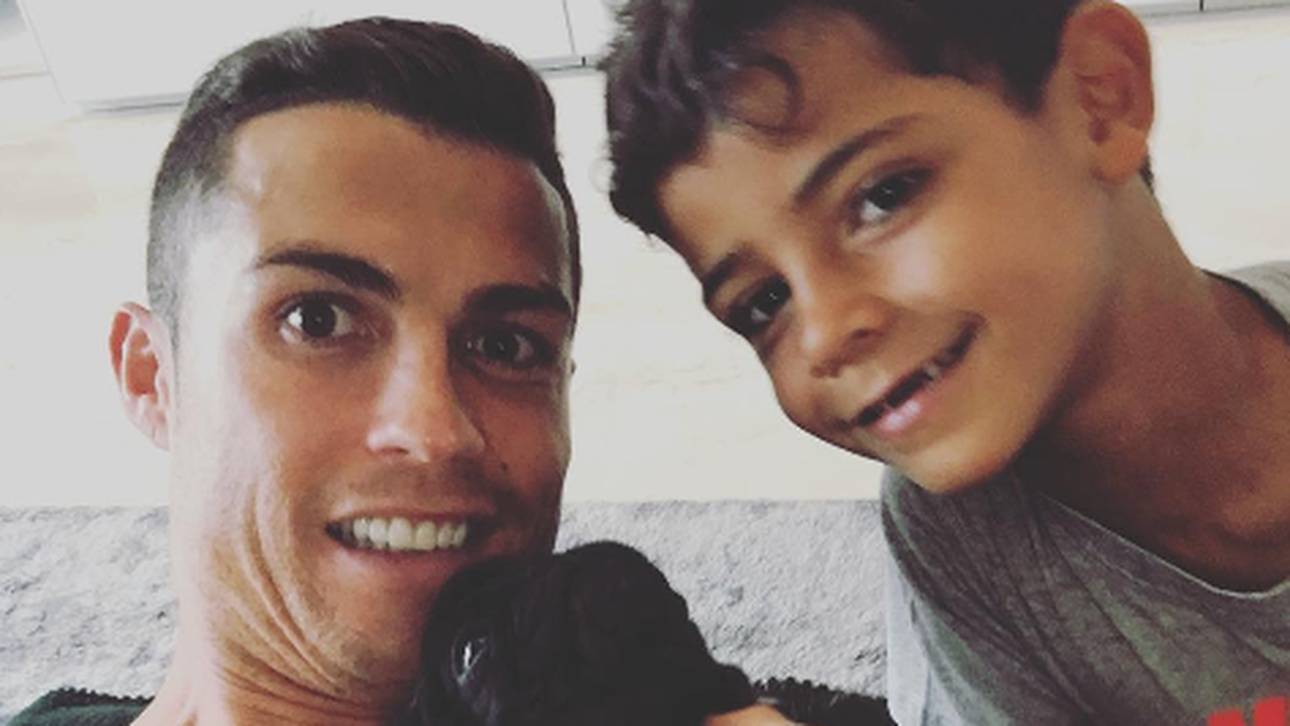 Ronaldo kauft Hund gegen den Frust