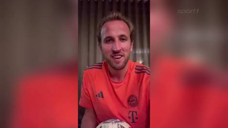 Nach seinem erneuten Hattrick in der Bundesliga schickt Harry Kane Grüße an Thomas Müller.