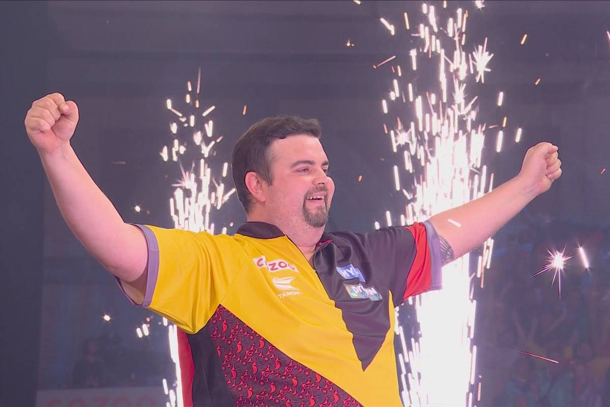 Gabriel Clemens gewinnt im Viertelfinale der Darts-WM gegen die Nummer 1 der Welt, Gerwyn Price, verdient mit 5:1. Der Deutsche spielt nun gegen Michael Smith.