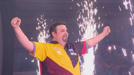 Gabriel Clemens gewinnt im Viertelfinale der Darts-WM gegen die Nummer 1 der Welt, Gerwyn Price, verdient mit 5:1. Der Deutsche spielt nun gegen Michael Smith.