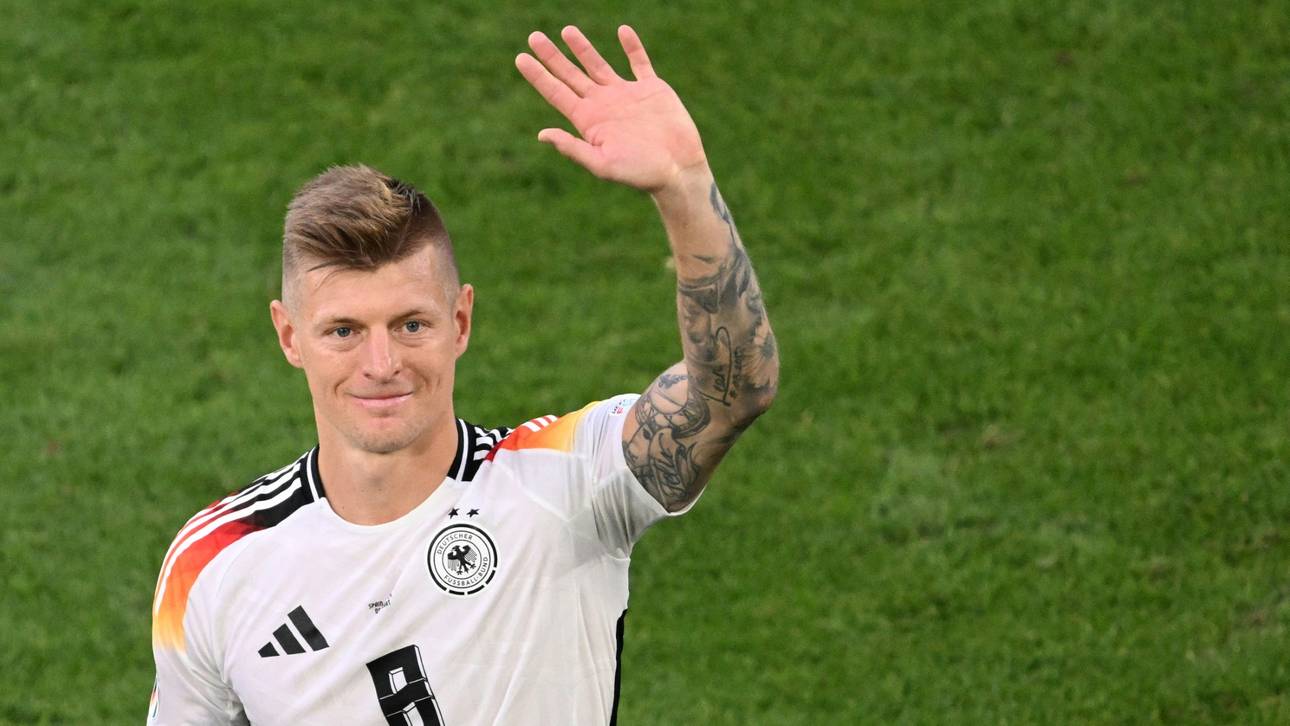 Kroos erhält Bundesverdienstkreuz