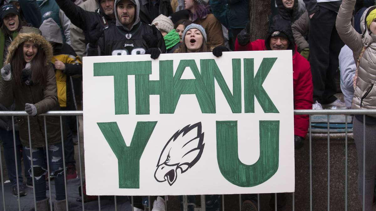 Die Fans danken ihren Helden für den ersten Super Bowl Sieg der Eagles