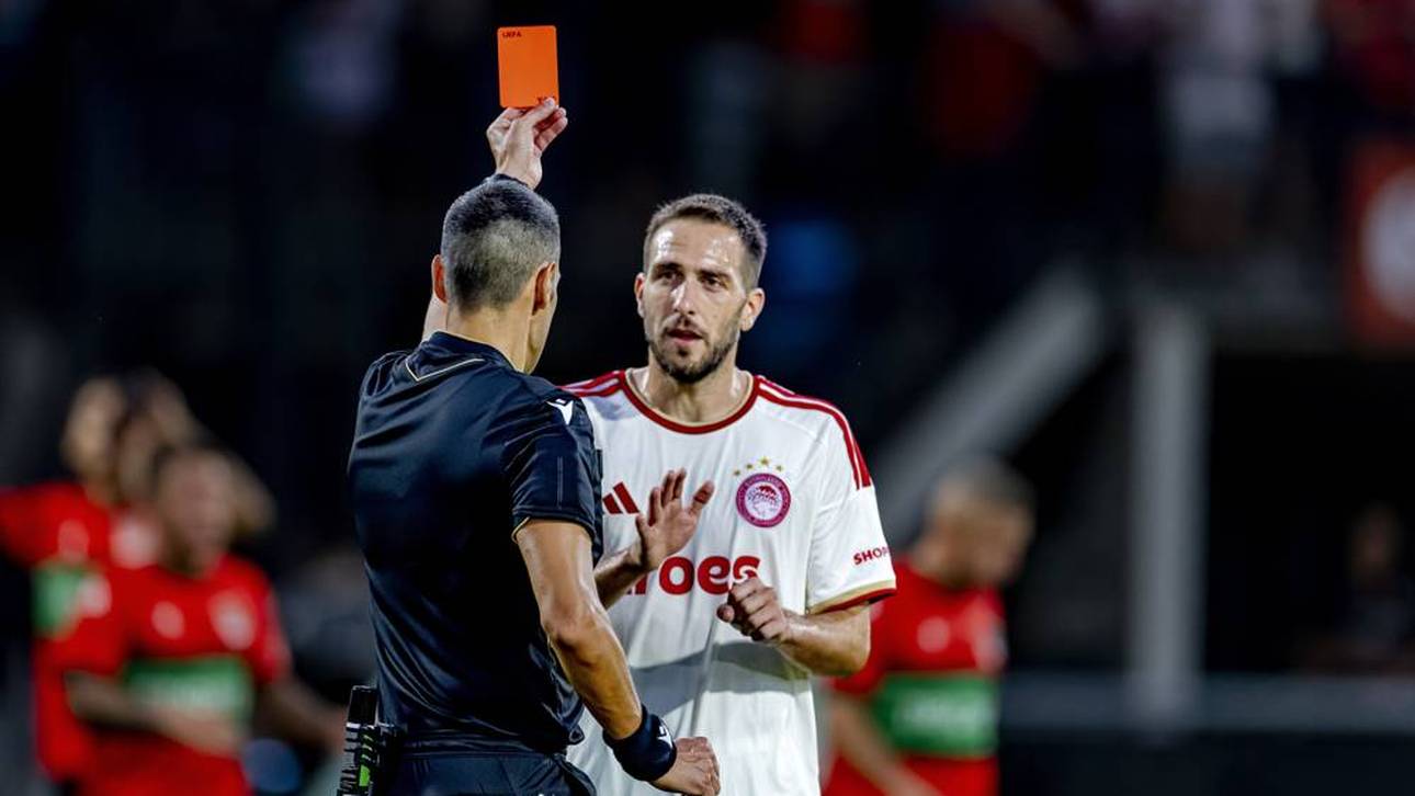 Konstantinos Fortounis sah in Nijmegen die Rote Karte