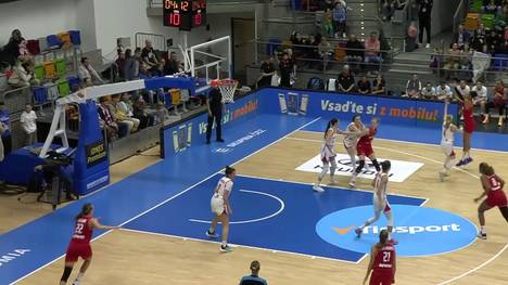 Die deutschen Basketballerinnen feiern gegen Tschechien einen überdeutlichen Sieg - vor allem dank der Schwestern Nyara und Satou Sabally, die groß auftrumpfen.