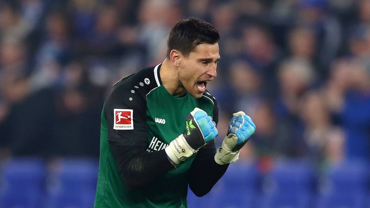 PLATZ 32: PHILIPP TSCHAUNER (Hannover 96): Weisse Westen: 0 - Gegentore: 3