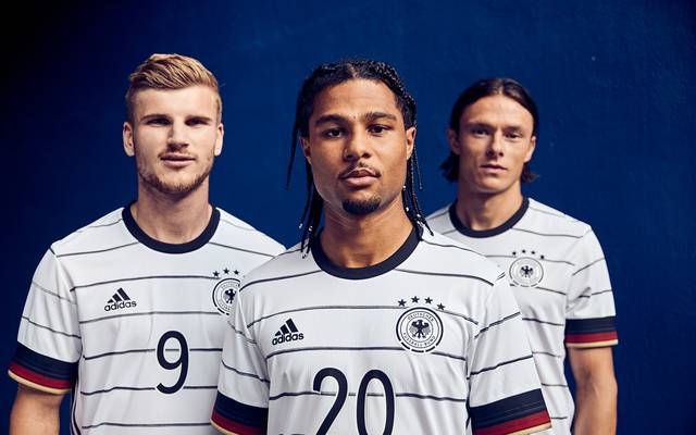 Dfb Team Nationalmannschaft Prasentiert Trikot Fur Em 2020