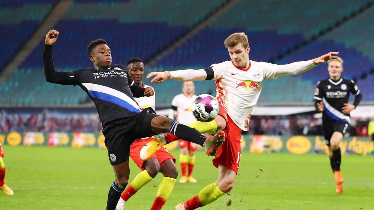 Leipzig rückt vor, Bielefeld hadert