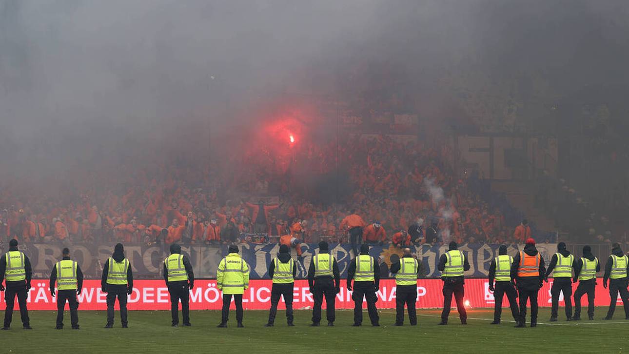 „Asozial!“: Ordner von Fans verletzt
