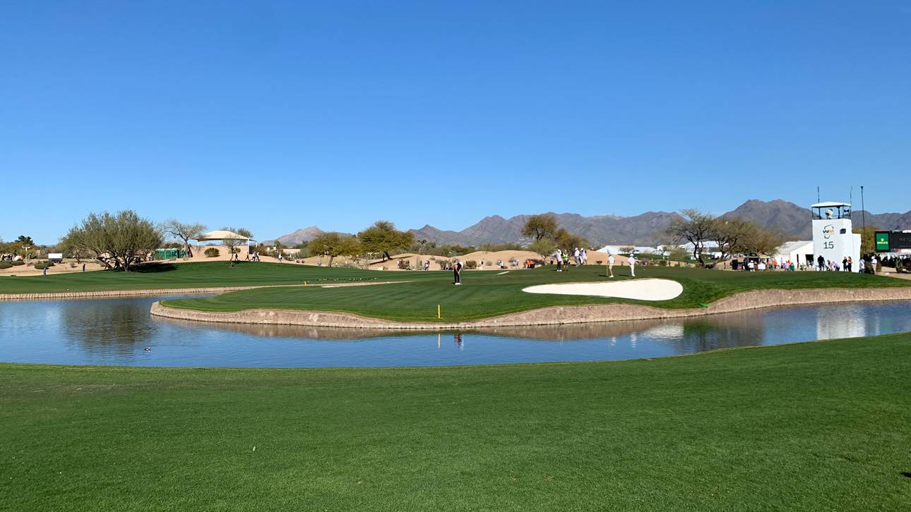 Ruhe vor dem Sturm: An Loch 15 geht es bei den WM Phoenix Open noch beschaulich zu