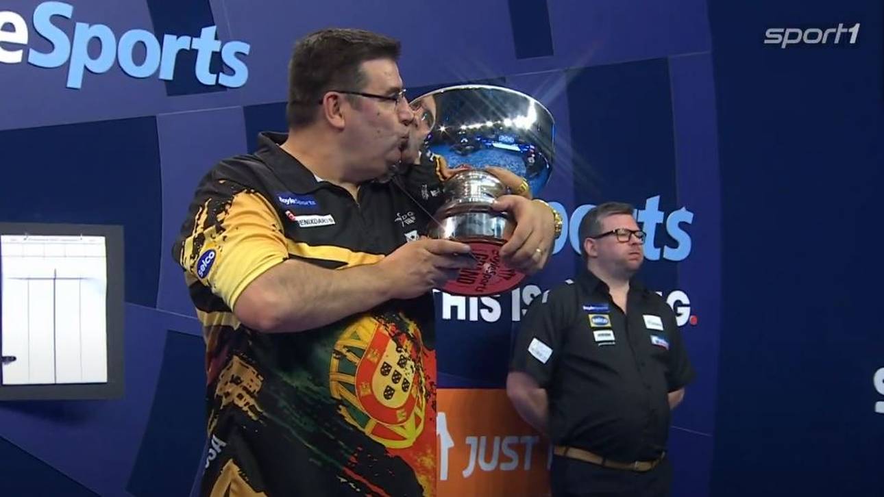 Sensation! De Sousa heult, Wade mault