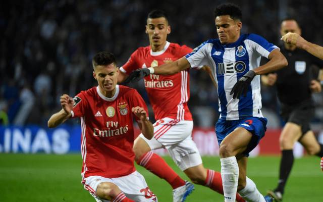 Portugal Benfica Lissabon Mit Julian Weigl Verliert Beim Fc Porto 2 3