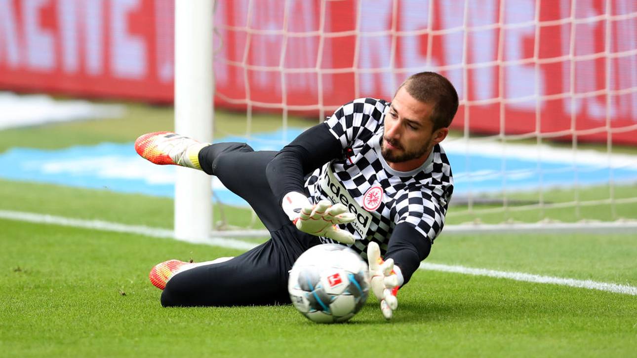 Eintracht-Stars versteigern Trikots