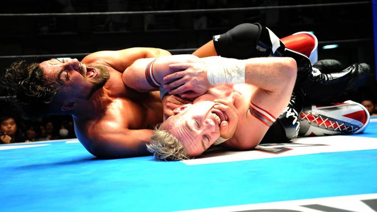 Marty Scurll zeigt bei NJPW gegen Will Ospreay seinen Finisher, den Chicken Wing Crossface