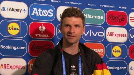 Nach dem Gala-Auftritt des DFB-Teams zeigt sich Thomas Müller begeistert - mahnt allerdings auch vor anderen Spielen. 