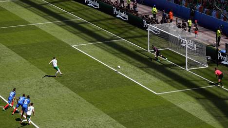 Robbie Brady trifft für Irland zum 1:0 gegen Frankreich