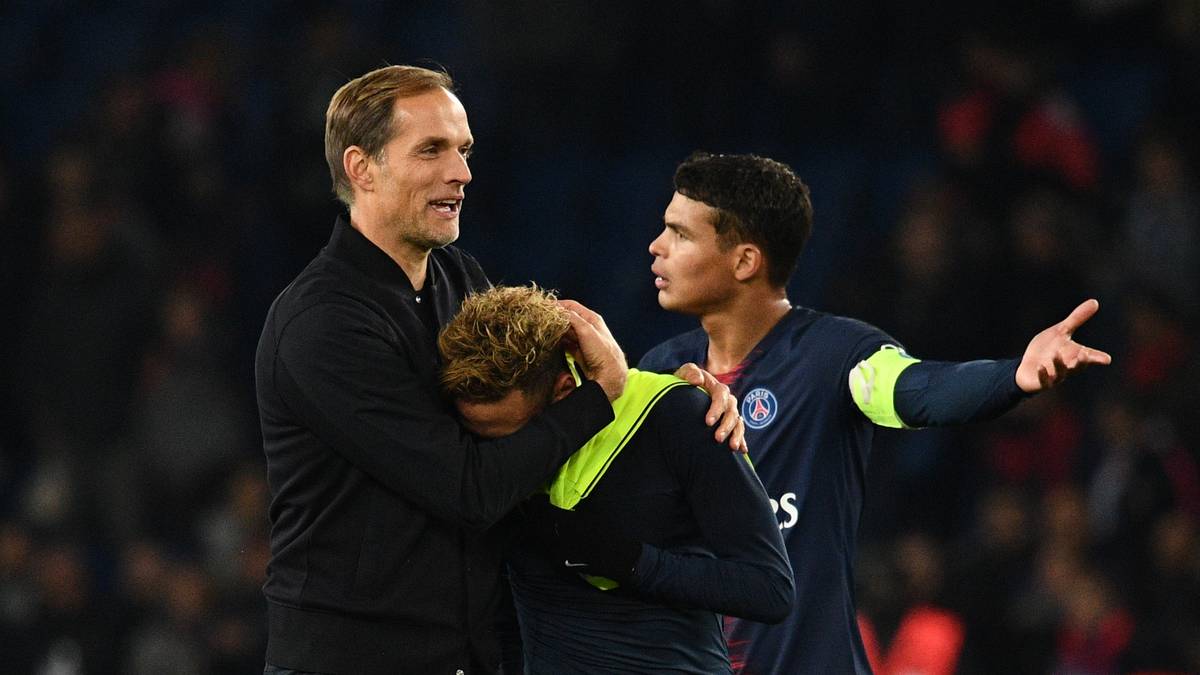 "Er ist ein außergewöhnlicher Trainer. Für so ein Team mit so einer unfassbaren individuellen Qualität braucht man einen Trainer, der ihnen beibringt, dass sie nur zusammen erfolgreich sind. Dafür ist er der Beste, den ich kenne", schwärmte Klopp