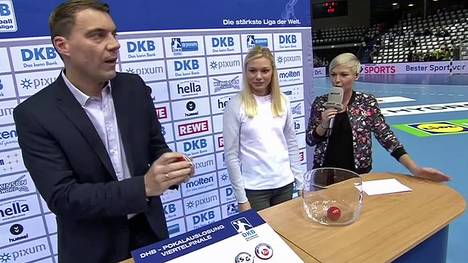HBL-Spielleiter Andreas Wäschenbach, Sprinterin Lisa Mayer und SPORT1-Moderatorin Anett Sattler bei der Auslosung der Viertelfinals