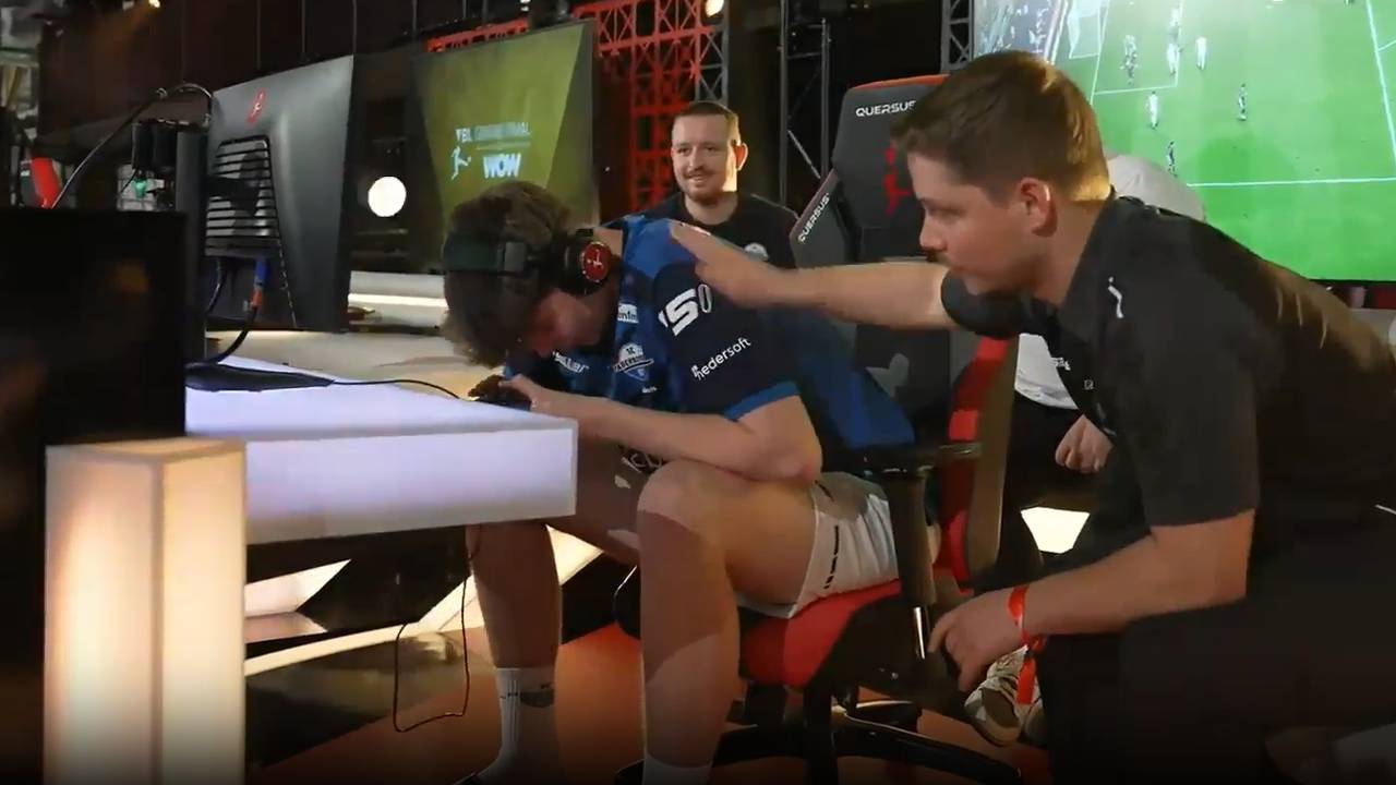 Glückstränen! 18-Jähriger wird Meister im eFootball | Virtual Bundesliga