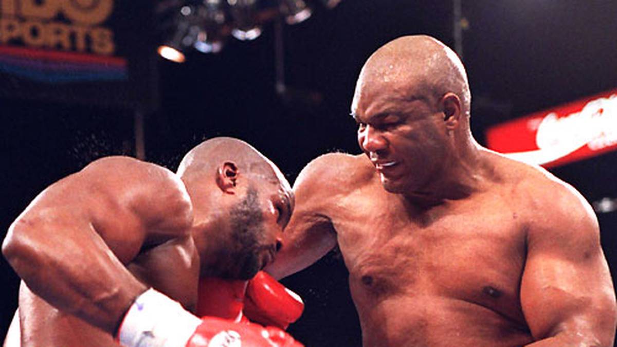 Sensationell schlägt Foreman 1994 dann Champ Michael Moorer in der zehnten Runde K.o. Damit stellt er zwei Rekorde auf: Er wird ältester Weltmeister aller Zeiten und außerdem lag mit zwanzig Jahren die längste Zeitspanne zwischen dem Verlust und der Wiedererlangung des Weltmeistertitels