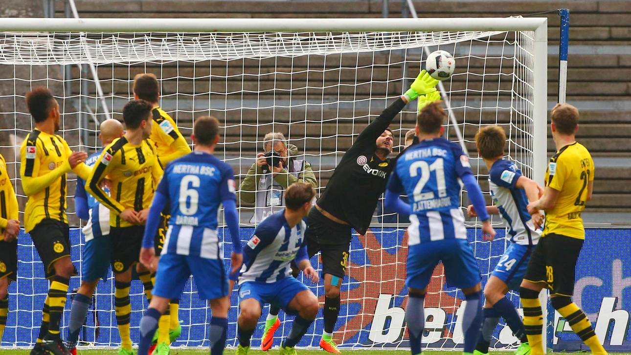 Freistoßhammer versenkt Dortmund