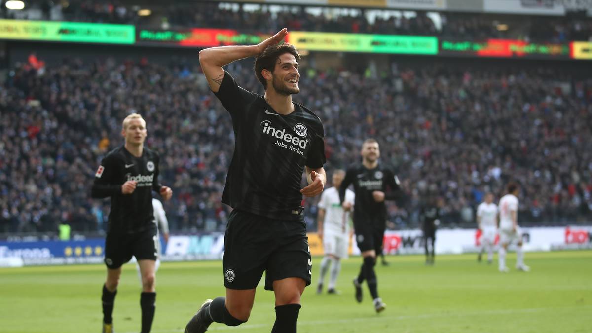 STURM: In der Offensive klafft nach den Abgängen von Jovic und Haller natürlich aktuell die größte Lücke. Goncalo Pacienca hat jedoch in der vergangenen Spielzeit bereits angedeutet, welches Potenzial in ihm schlummert. Dem Portugiesen könnte in der kommenden Saison der Durchbruch gelingen 