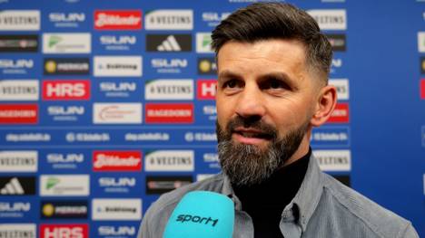 In der Partie gegen Arminia Bielefeld macht wieder einmal Edin Dzeko den Unterschied für Schalke 04. Nach dem knappen Sieg sprechen Cheftrainer Miron Muslic und Mitspieler Ron Schallenberg über den Bosnier. 