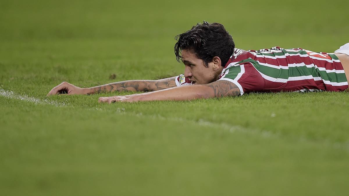 Ein Kreuzbandriss machte dem Karrieretraum dann doch noch einen Strich durch die Rechnung. Real entschied sich stattdessen für eine Verpflichtung von Mariano Díaz, der für 21,5 Millionen Euro von Olympique Lyon zurückgeholt wurde