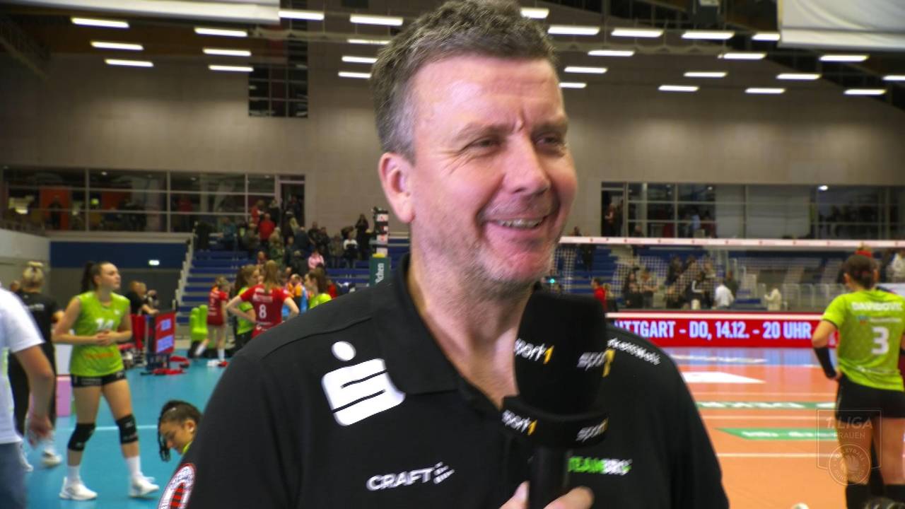 Selbst Trainer Alexander Waibl muss bei Dresdens Siegesserie genau nachdenken