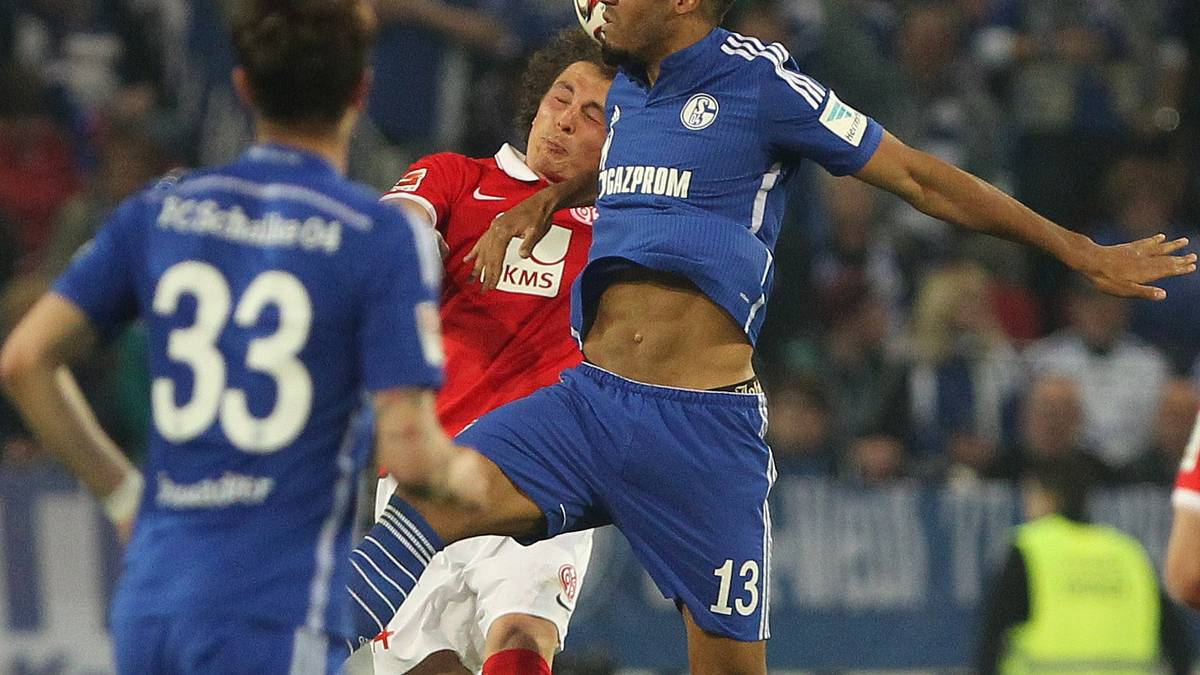 Doch die Schalker lassen sich nicht hängen. Allerdings stottert der Motor in der Offensive gewaltig, Chancen sind nach der Pause weiterhin Mangelware