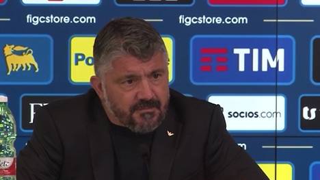 Italien-Trainer Gennaro Gattuso würdigt Fans und Polizei nach den Ausschreitungen beim Spiel gegen Israel, bei denen eine Journalistin verletzt wurde. Trotz der Unruhen herrschte eine tolle Atmosphäre.