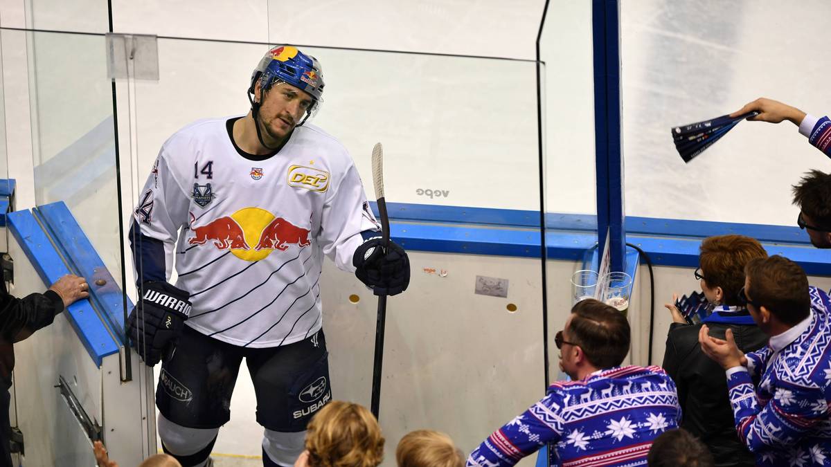 Kein Wunder, dass er bei gegnerischen Fans alles andere als beliebt ist. Der Großteil der eigenen Anhänger ist allerdings froh über den Enforcer, auch nach dem Check gegen Plachta skandieren sie laut Pinizzottos Namen