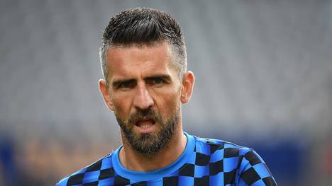 Die Offensive von Schalke 04 bekommt namhafte Verstärkung. Der 36-Jährige Ex-Herthaner ist aber kein altes Eisen.