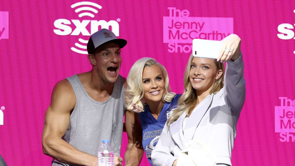 Gronk is back! Mit Tight End Rob Gronkowski kehrt eine der schillerndsten Figuren der NFL zurück in den Profi-Football. Nach einem Jahr Rente überzeugt ihn ein alter Kumpel vom Comeback