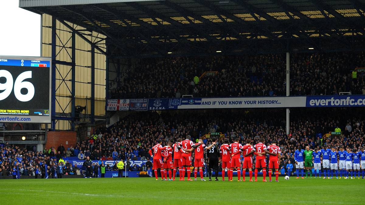 Selbst die Rivalität mit dem Lokalrivalen FC Everton legt im Gedenken an Hillsborough eine Pause ein. Am 13. April 2013 gedachten Evertons Spieler und die Mannschaft der Queens Park Rankers der 96 Todesopfer