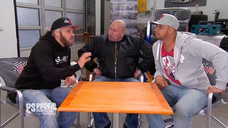 Bernd steht auf dicke, fette PS-Schleudern. Er träumt von einer Powerkarre mit min-destens 300 PS. Sein Budget dafür sind maximal 15.000 Euro. Die PS Profis Jean Pierre und Sidney nehmen sich Bernds Auftrag gerne an und suchen einen Kandidaten, der nicht zu alt ist und bei dem die Laufleistung nicht über 200.000 Kilometern liegt. Unter anderem schauen sich die beiden Dortmunder einen BMW M3 und einen auf 329 PS hochgezüchteten Mitsubishi Colt an.