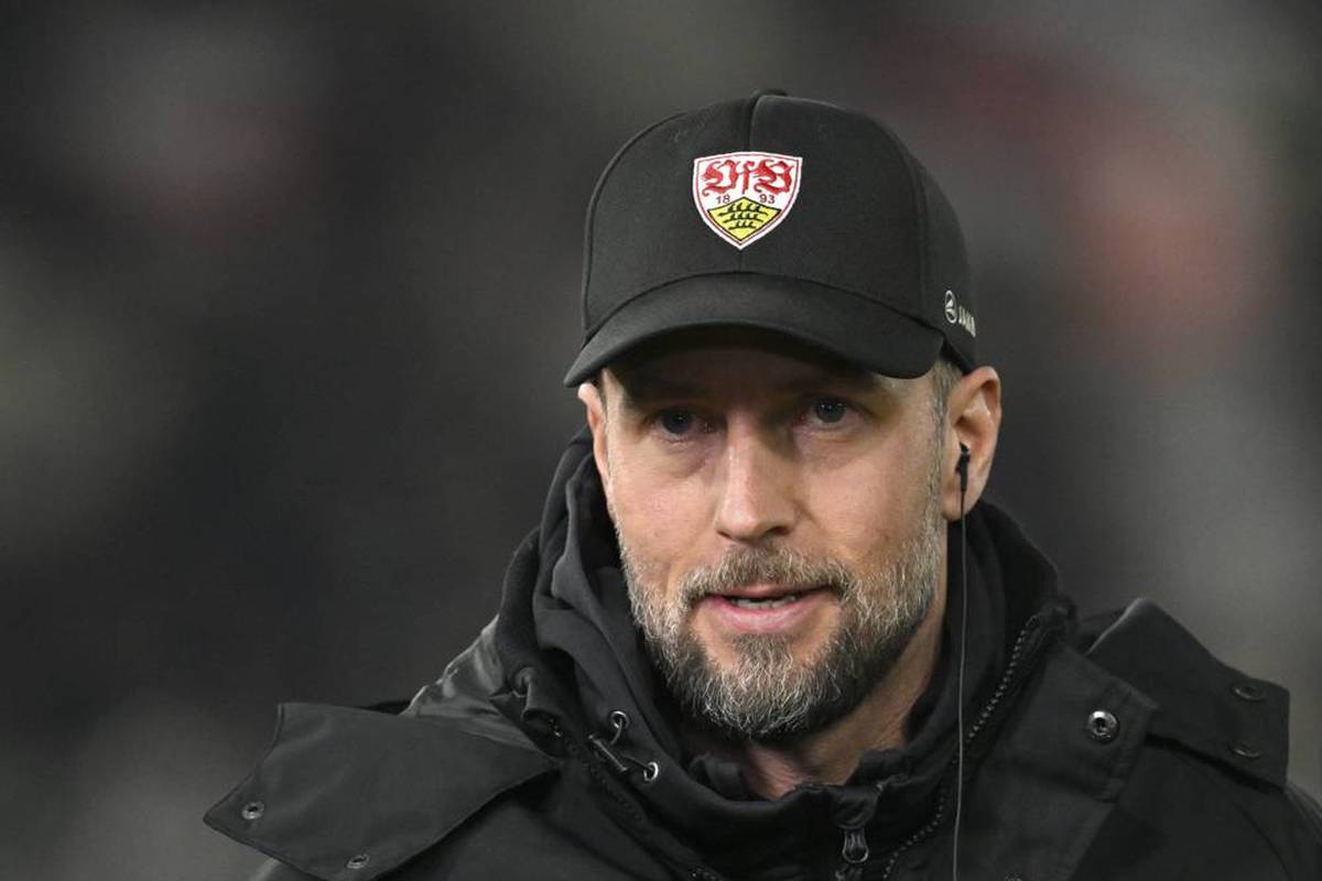 Sebastian Hoeneß bleibt in Stuttgart! Der Vertrag des Trainers wurde nun vorzeitig bis 2028 verlängert. Zuletzt war der 42-Jährige auch mit anderen Vereinen wie Bayer Leverkusen, RB Leipzig oder Borussia Dortmund in Verbindung gebracht worden.