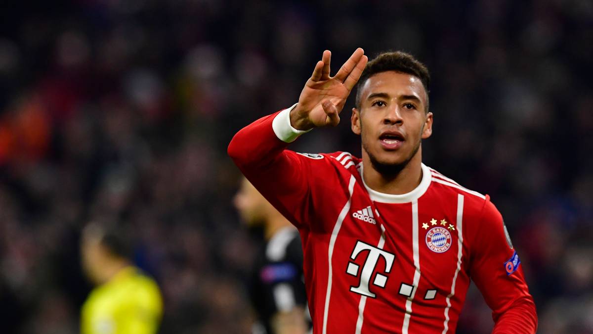 CORENTIN TOLISSO: Defensiv mit kleineren Problemen, offensiv ganz stark und mit dem herrlichen Kopfballtreffer zum 2:0 (37.). Nach dem Wechsel wie die gesamte Mannschaft in der Rückwärtsbewegung unaufmerksam, sorgte dann aber mit seinem zweiten Treffer für das spielentscheidende 3:1 (69.). Hatte Glück, dass er nach seiner Schwalbe (74.) nicht Gelb-Rot sah. SPORT1-Note: 1,5