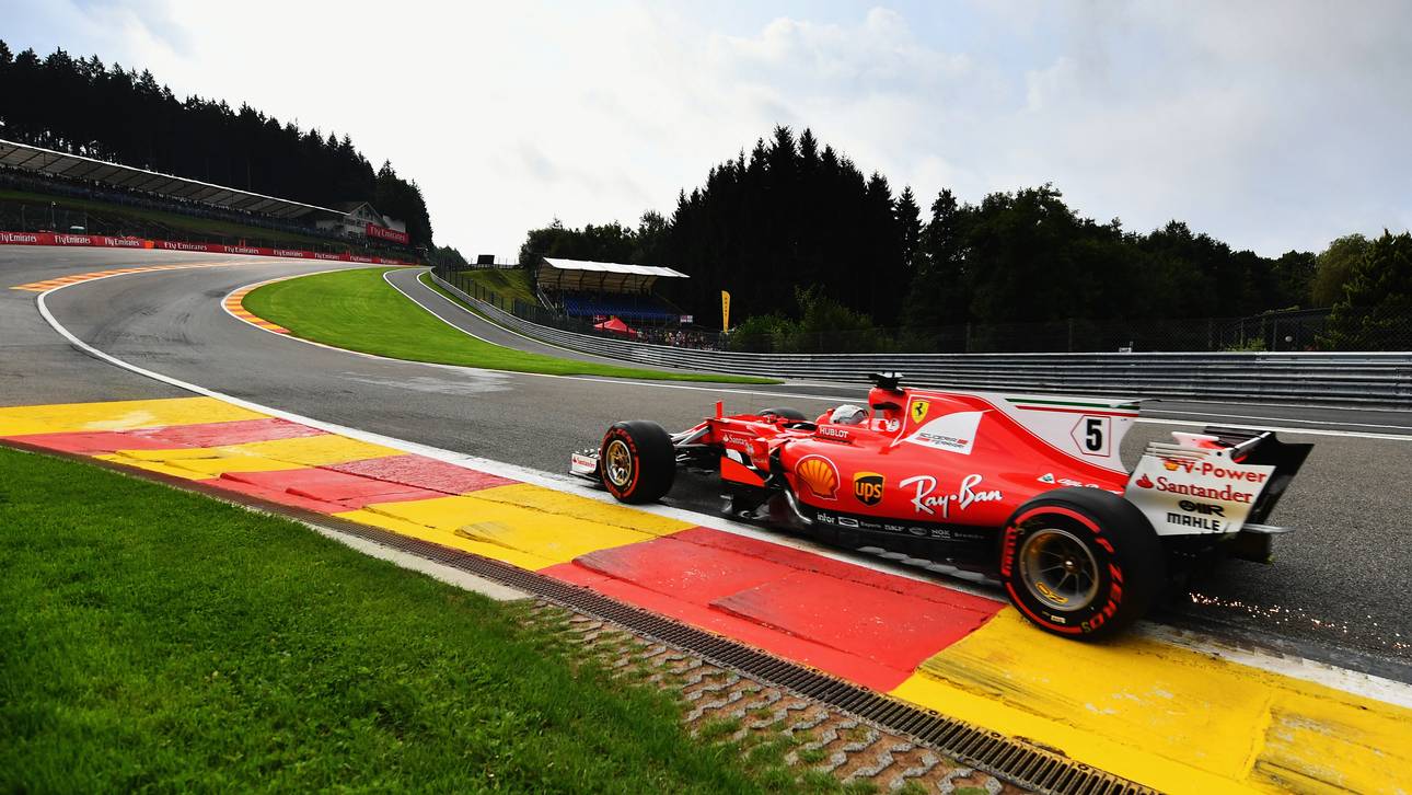 Vettel hauchdünn vor Hamilton