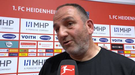 Nach dem Spiel des 1. FC Heidenheim gegen den FC Bayern München spricht Trainer Frank Schmidt über seine ehemalige Bayern-Bettwäsche.